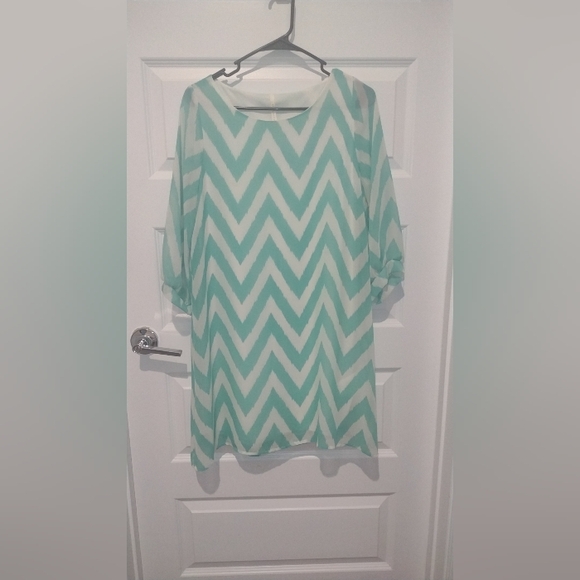 Long sleeve dress - Picture 4 of 6